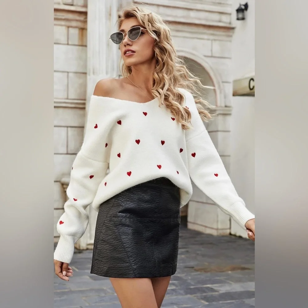 ECOWISH White Heart Patterned Valentines Women's Sweater - Picture 2 of 9